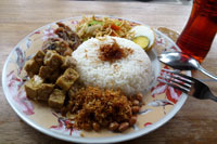 �������E���[�J��