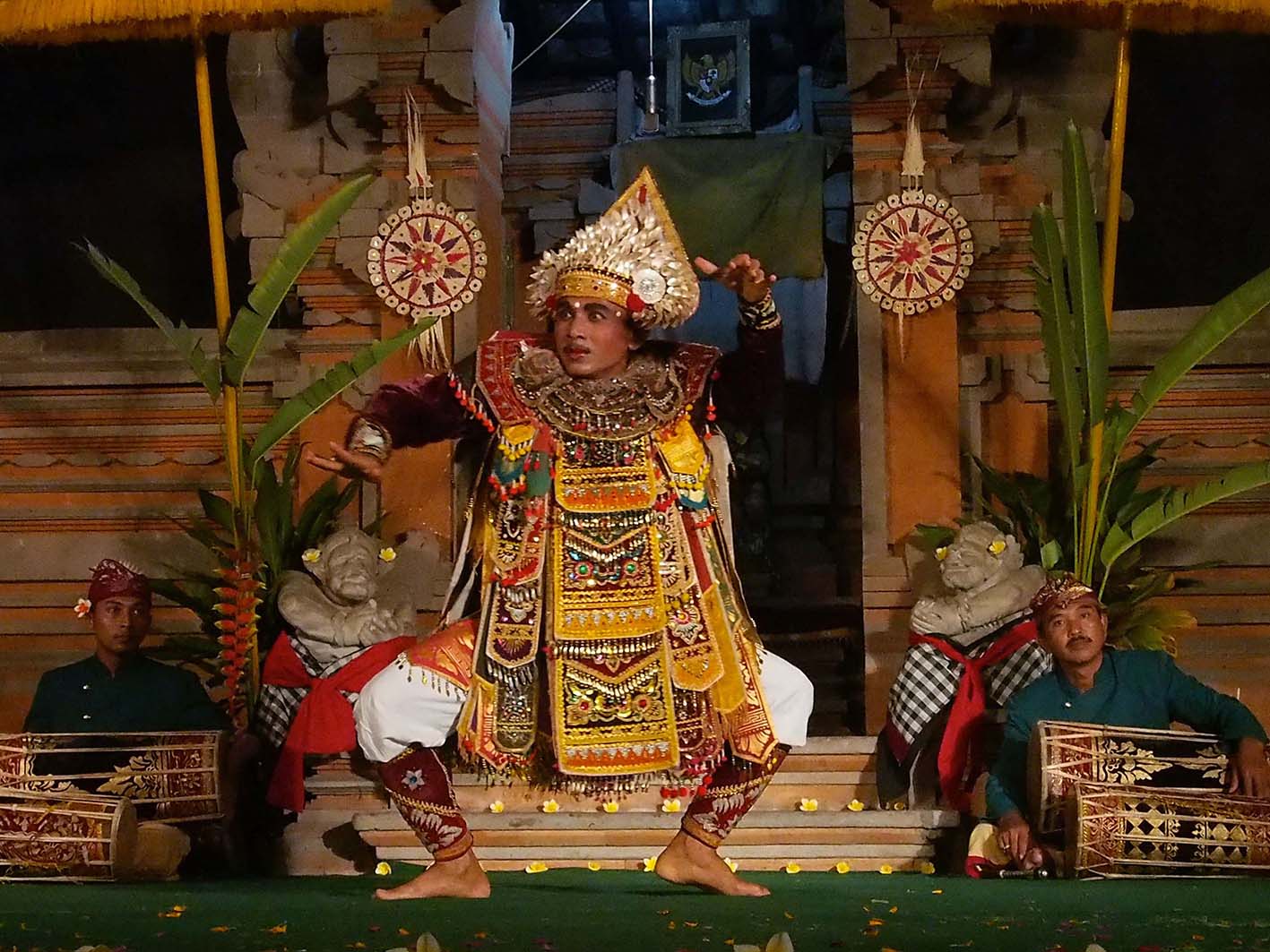 �A�m���E�o���X