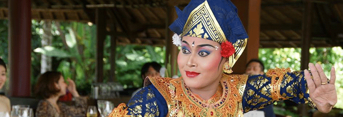 �f���E�j���}��