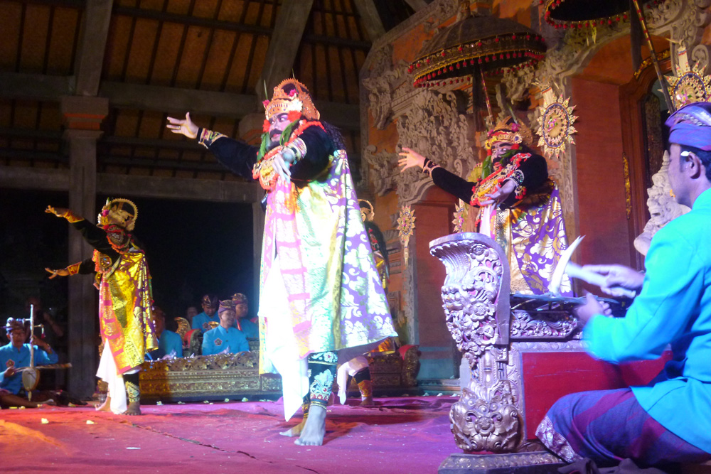 �p���`���E�A���^