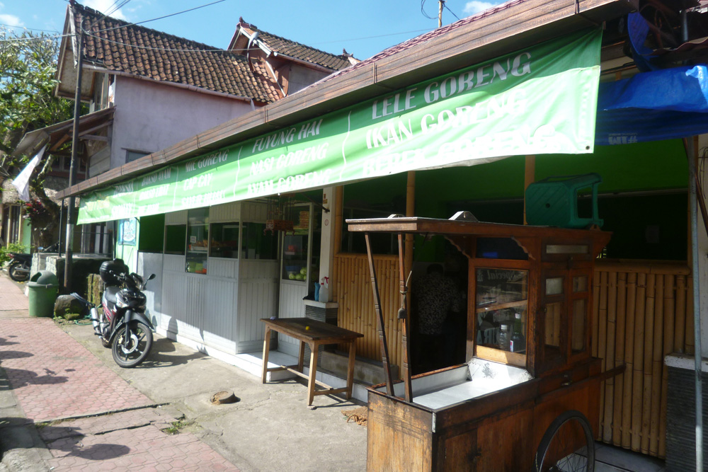 �T���E���T