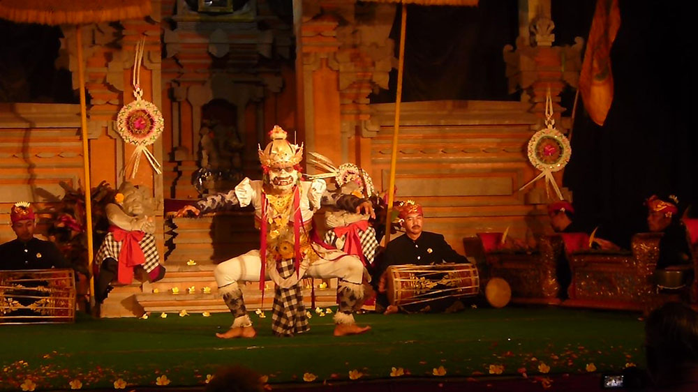 �X�}���E���e�B