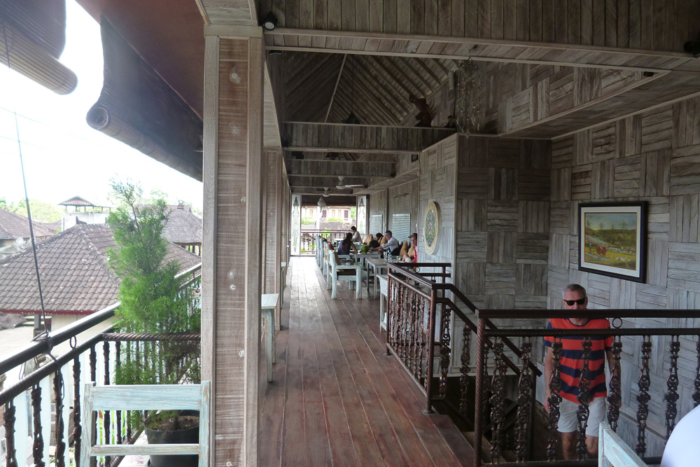 �e�B���e�B��