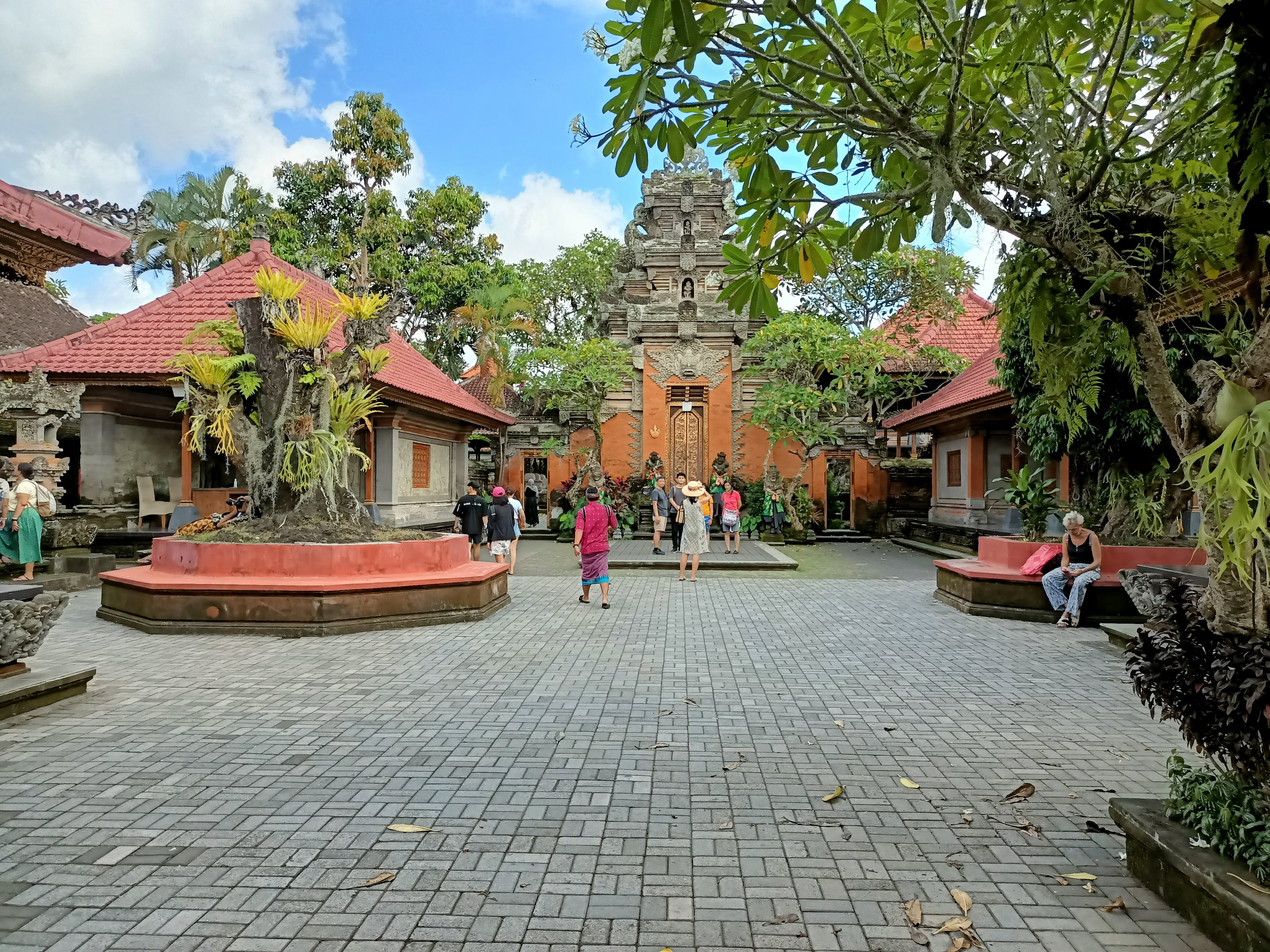 �R���E�A�O��